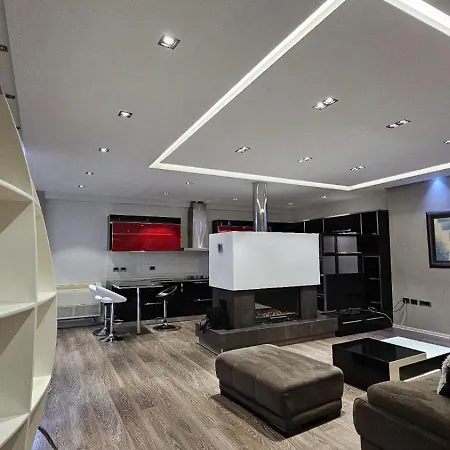 Aura Skanderbeg Square