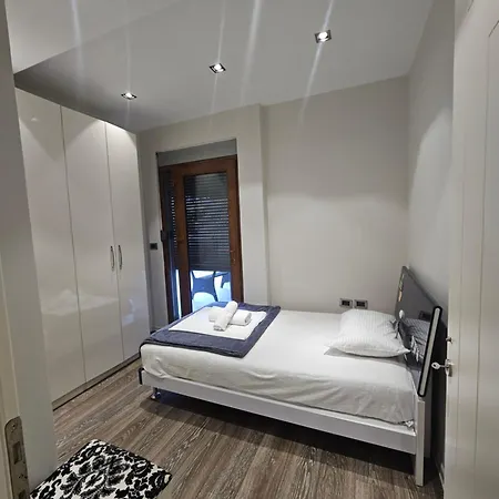 Aura Skanderbeg Square Appartement Tirana