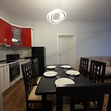 Aura Skanderbeg Square Apartman