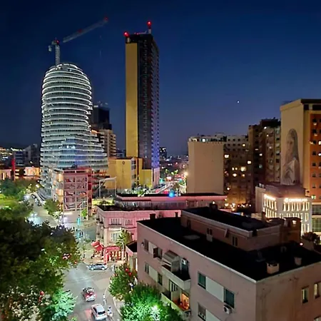 Aura Skanderbeg Square Apartman *