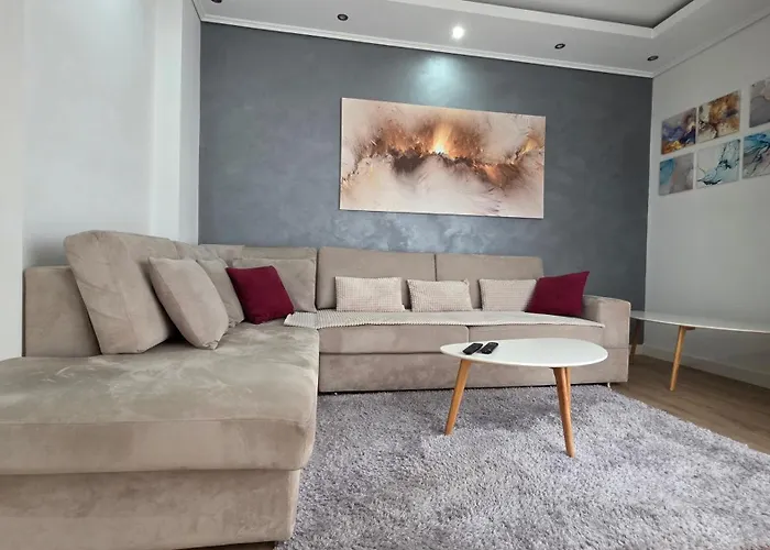 Aura Skanderbeg Square *