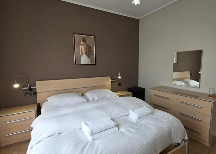 Aura Skanderbeg Square 地拉那