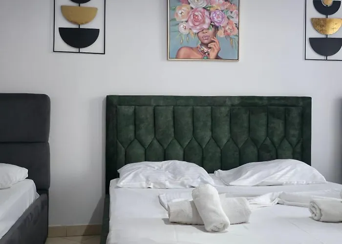 Aura Skanderbeg Square Apartment