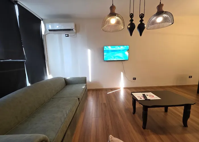 Aura Skanderbeg Square Apartment *